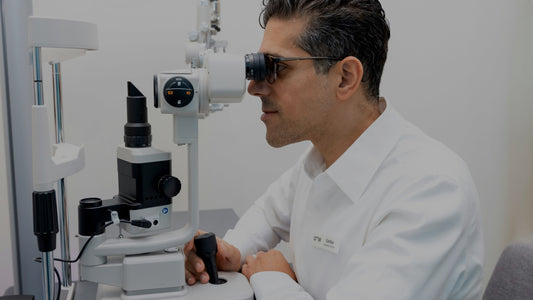 Ophthalmologist vs Eye Doctor: What’s the Difference and Who Should You See in Surrey?